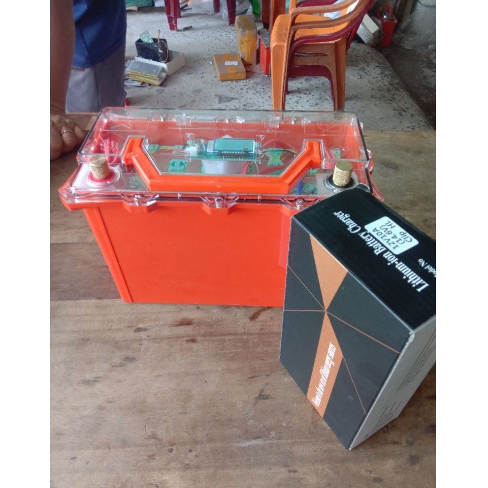 vỏ hộp chống nước 60A, chứa được 16Viên 32140, kèm theo sạc 4S 10A và BMS