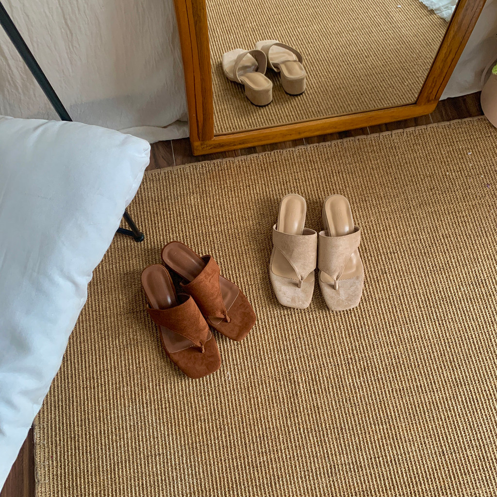 【Lamode】Giày Nữ Thời Trang Thiết Kế Niche Flip-Flops Nữ Mùa Hè Mặc Ngoài 2026 Mới Retro Cao Cấp Dày 