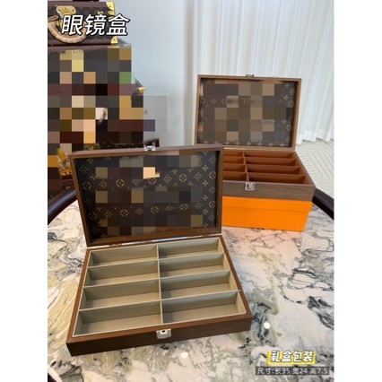 New walnut-colored jewelry storage box, jewelry box display tray