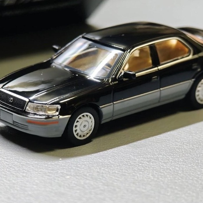 Mybeautyhouse JKM 1: 64 Đen LS400 UCF10 Cổ Điển Sedan Thể Thao Mô Hình Diecast Kim Loại Hiển Thị Xe 