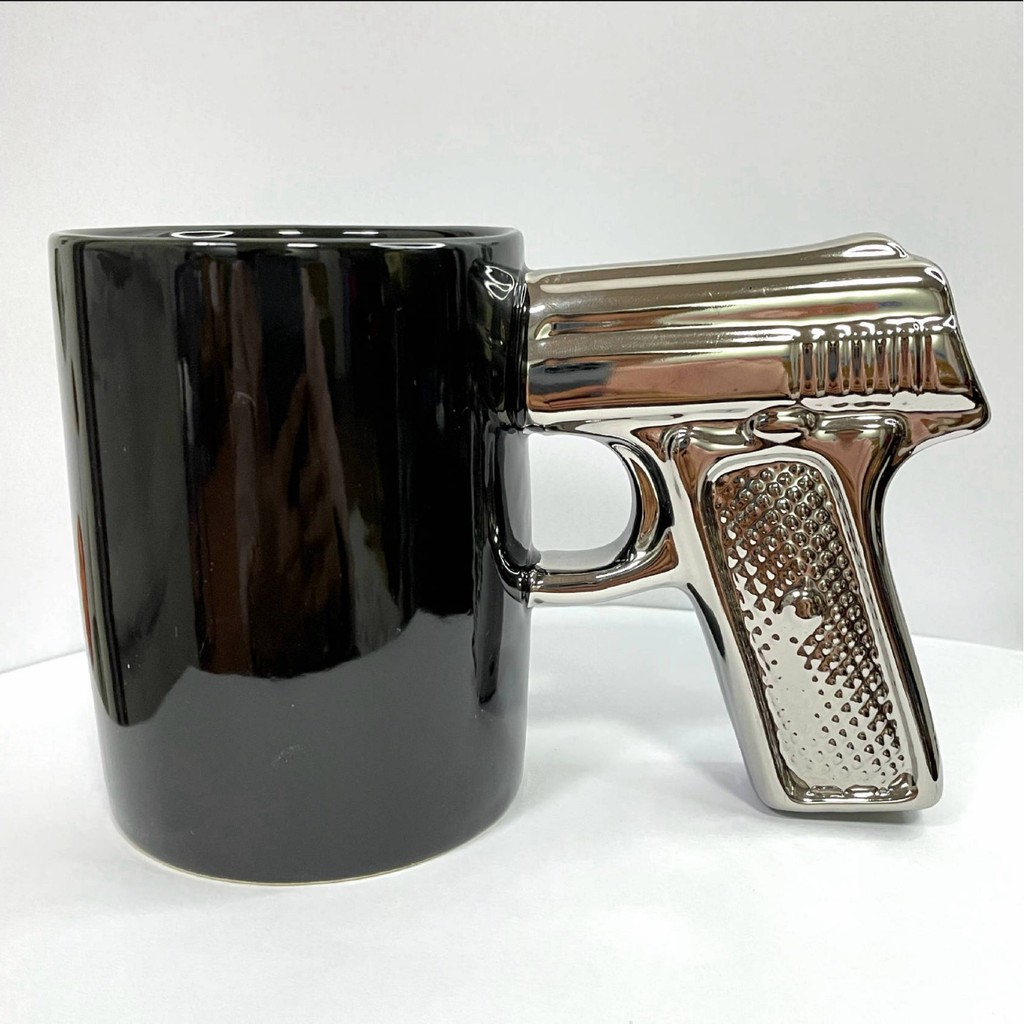 Một chiếc cốc gốm “Desert Eagle” vô cùng sáng tạo, một món quà là chiếc cốc có thiết kế thời trang v