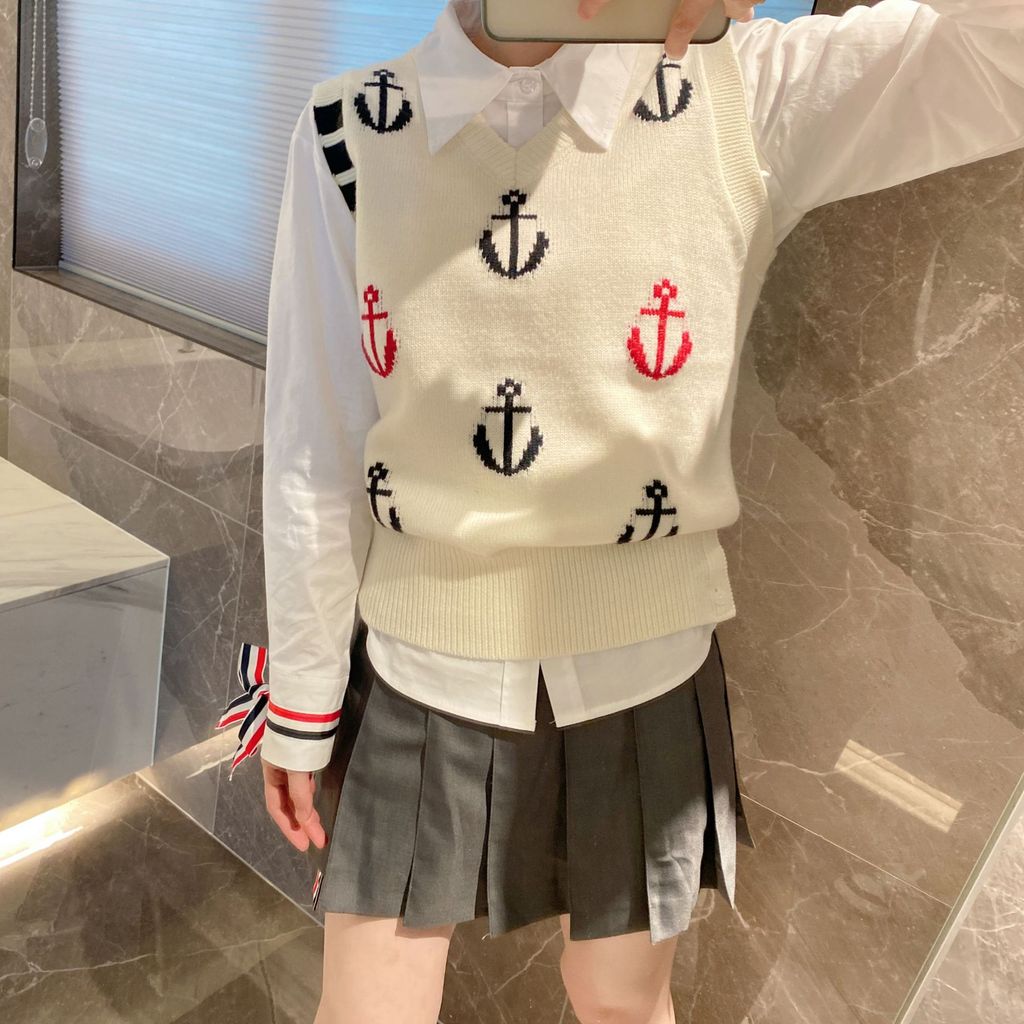 JW54 Thom Browne tb Contrast color design with anchor jacquard embroidery, simple and stylish, versa