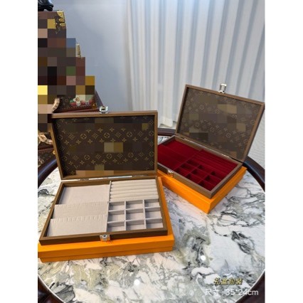 New walnut-colored jewelry storage box, jewelry box display tray