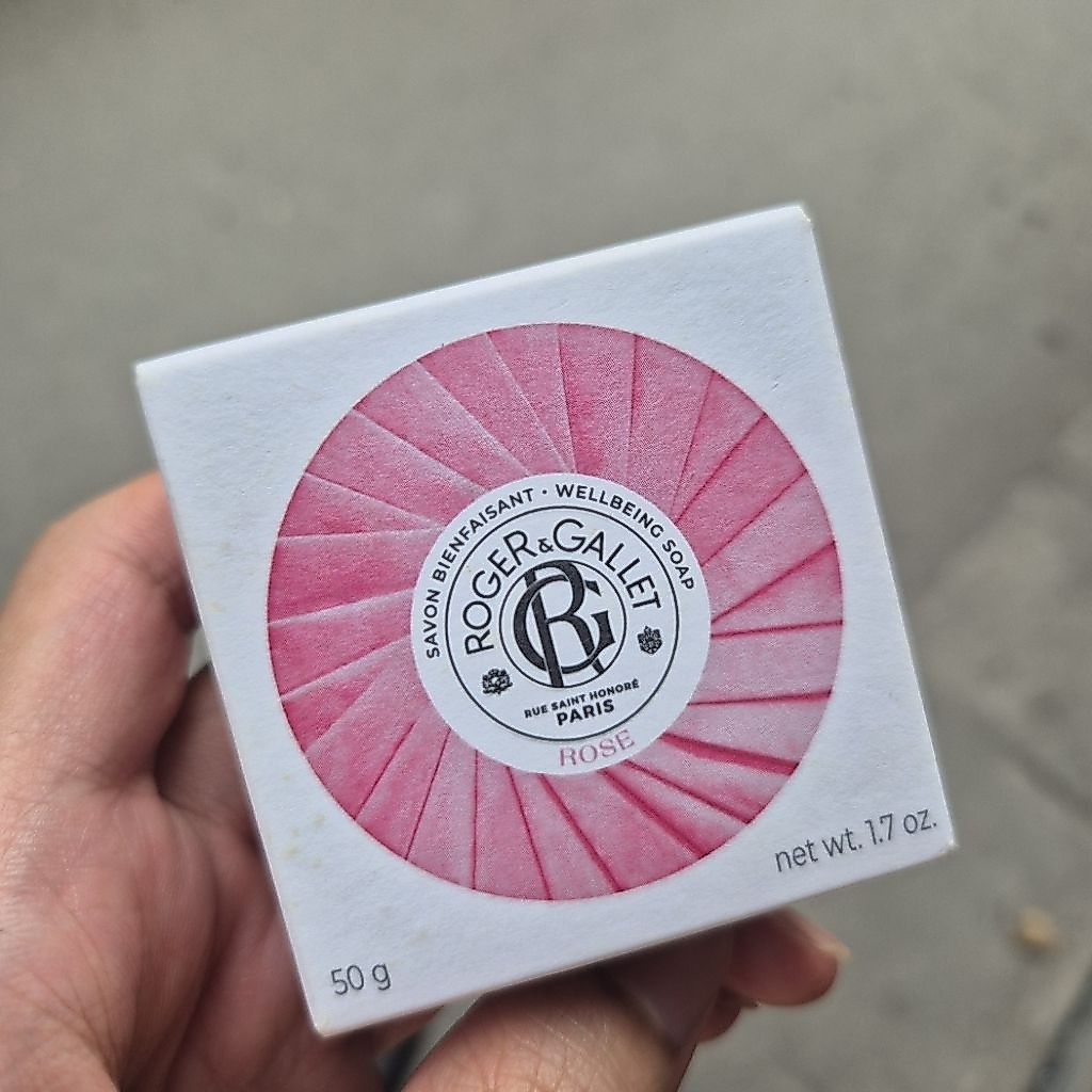 Xà phòng Roger & Gallet Rose Wellbeing Soap 50g