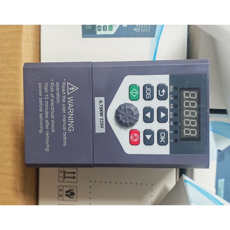 Biến tần 0.75kw 1HP 1pha ra 3pha 220v.