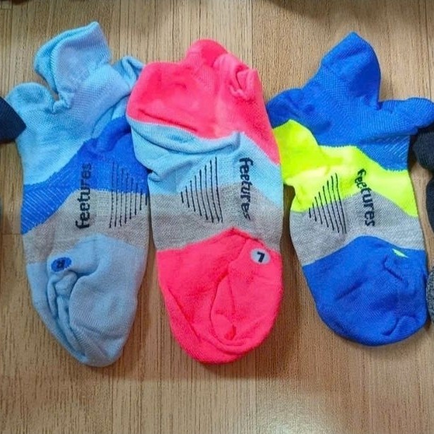 Tất vớ thể thao chạy bộ Feetures cổ phễu ngắn thể thao nam nữ, hàng dệt kim xuất khẩu Mỹ 83% cotton