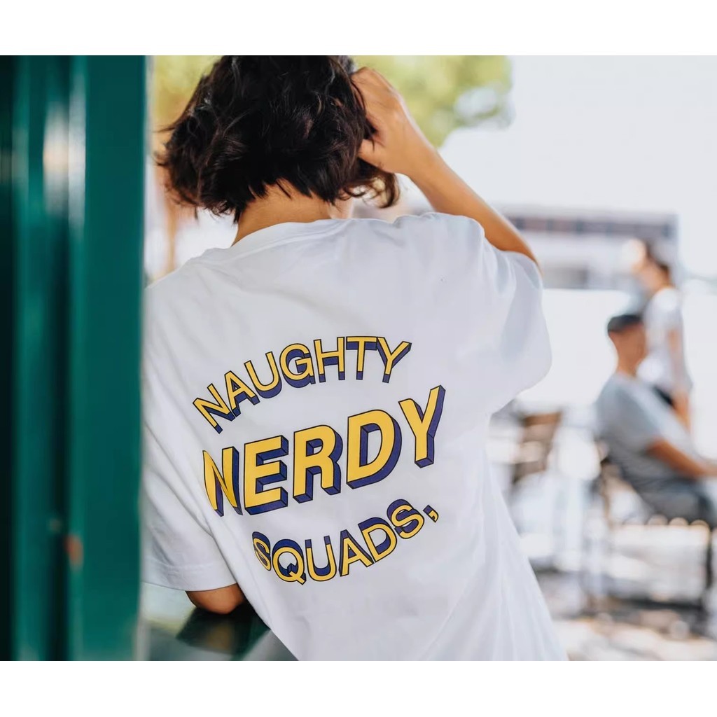 Xu hướng Hàn Quốc Áo thun nữ NERDY lưng cotton in chữ lớn áo sơ mi tay ngắn
