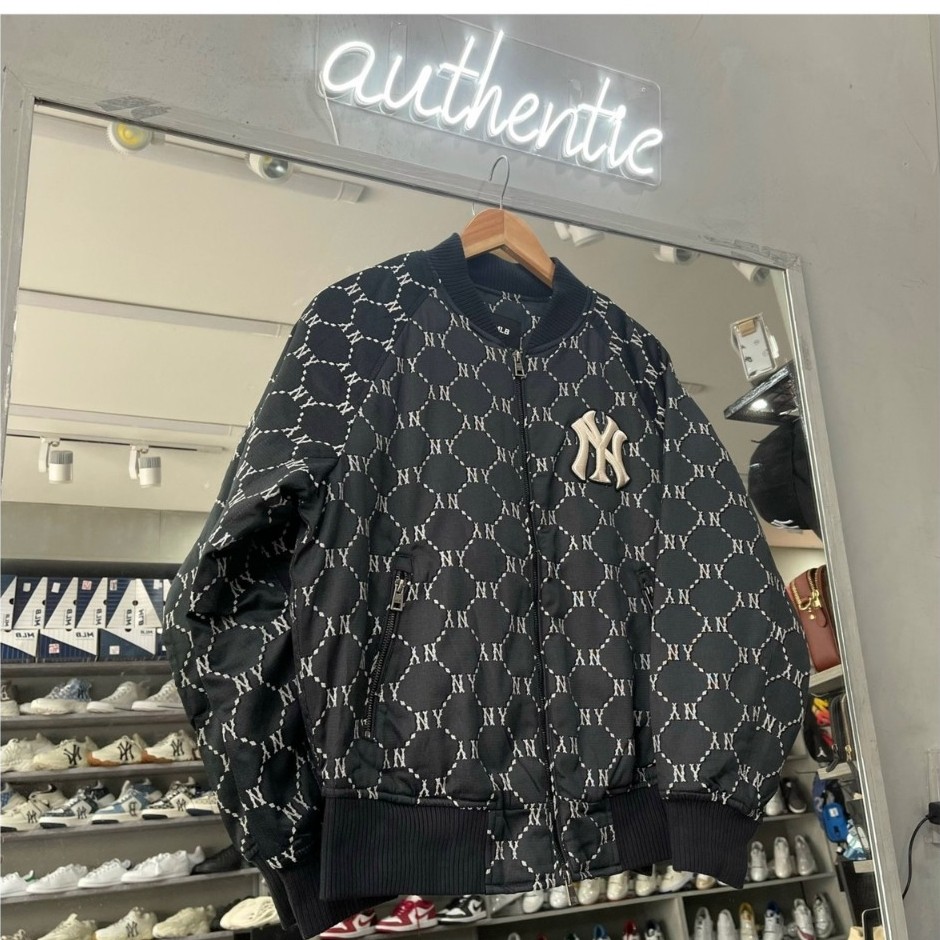 [Chính hãng] Áo Bomber MLB Diamond Monogram Jacquard New York Yankees Đen - 3AJPM0224-50BKS
