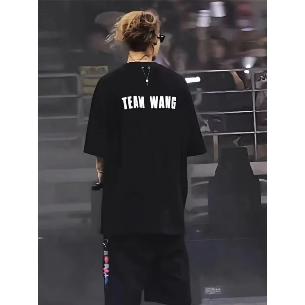 TEAM WANG Áo thun ngắn tay Jackson Wang có chữ trắng Thiết kế in Logo Áo thun ngắn tay