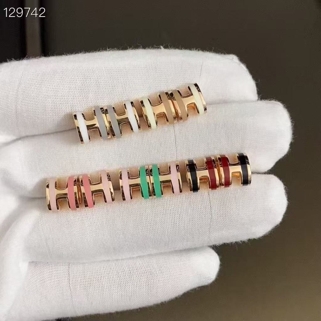 SZP0 New H Enamel Letter Two-Tone Earrings for Women, Plated18k Rose gold two-tone earrings