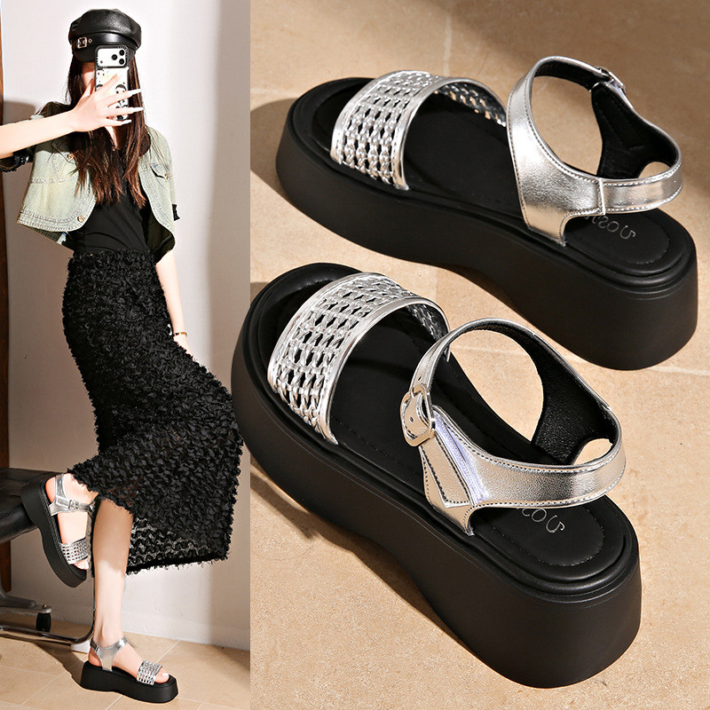 Mùa Hè 2026 Phong Cách Mới Nền Tảng Giày Sandal Phiên Bản Hàn Quốc ins Flat Buckle Dây Đeo Giày Sand