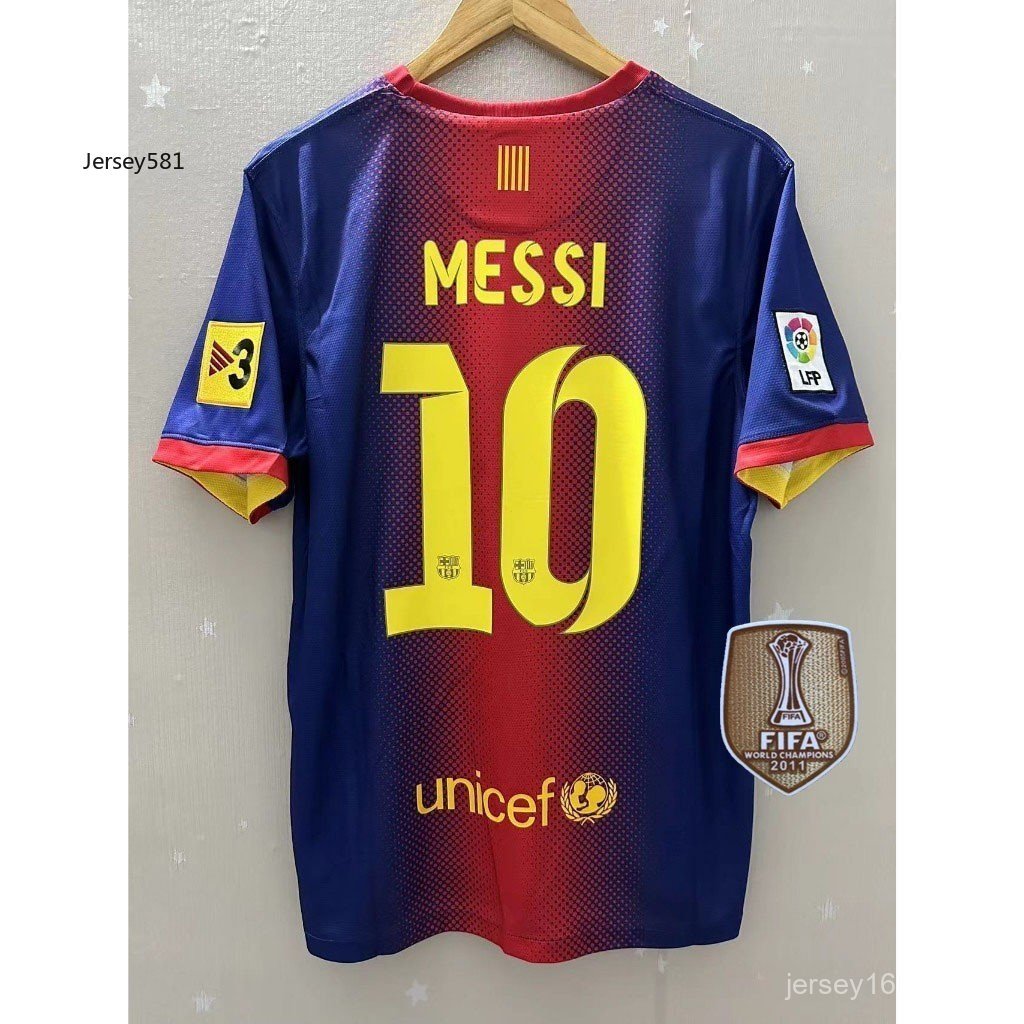 Còn hàng Áo bóng đá Barcelona cổ điển 12-13 được thiết kế như Messi và Neymar Jr.