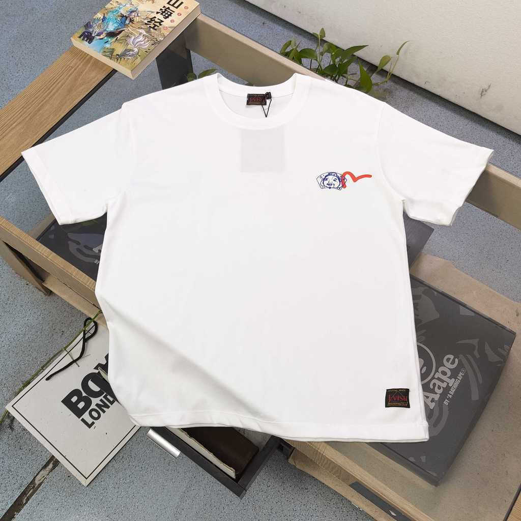 EVISU / Thần Tài 2026 Áo thun nam nữ cotton 100% in chữ, form vừa, tay ngắn, phong cách cặp đôi