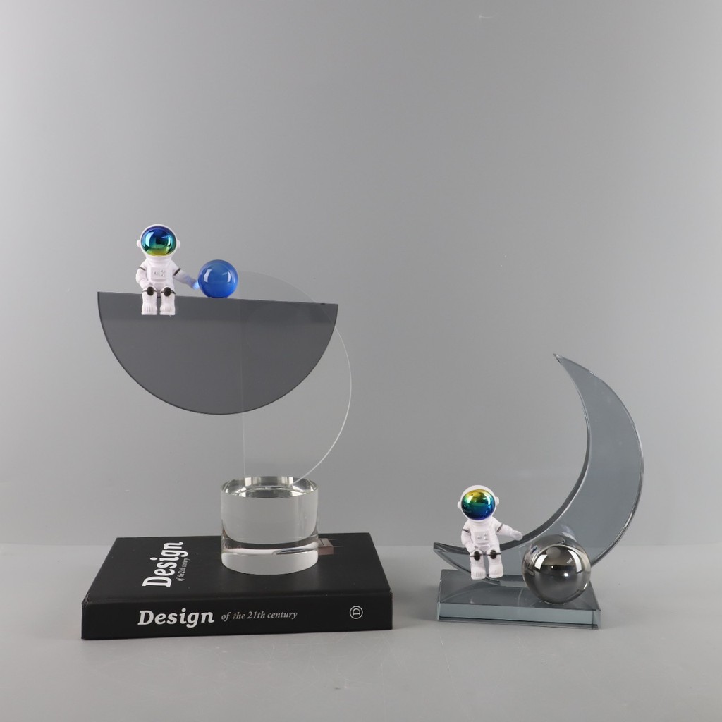 European-style creative minimalist crystal astronaut ornament for study, entryway, bedroom, office, 