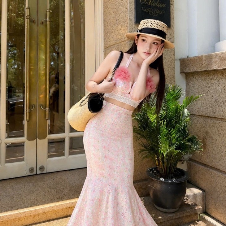 Set hoa xô thêu áo bikini yếm hoa phối ren + cv đuôi cá