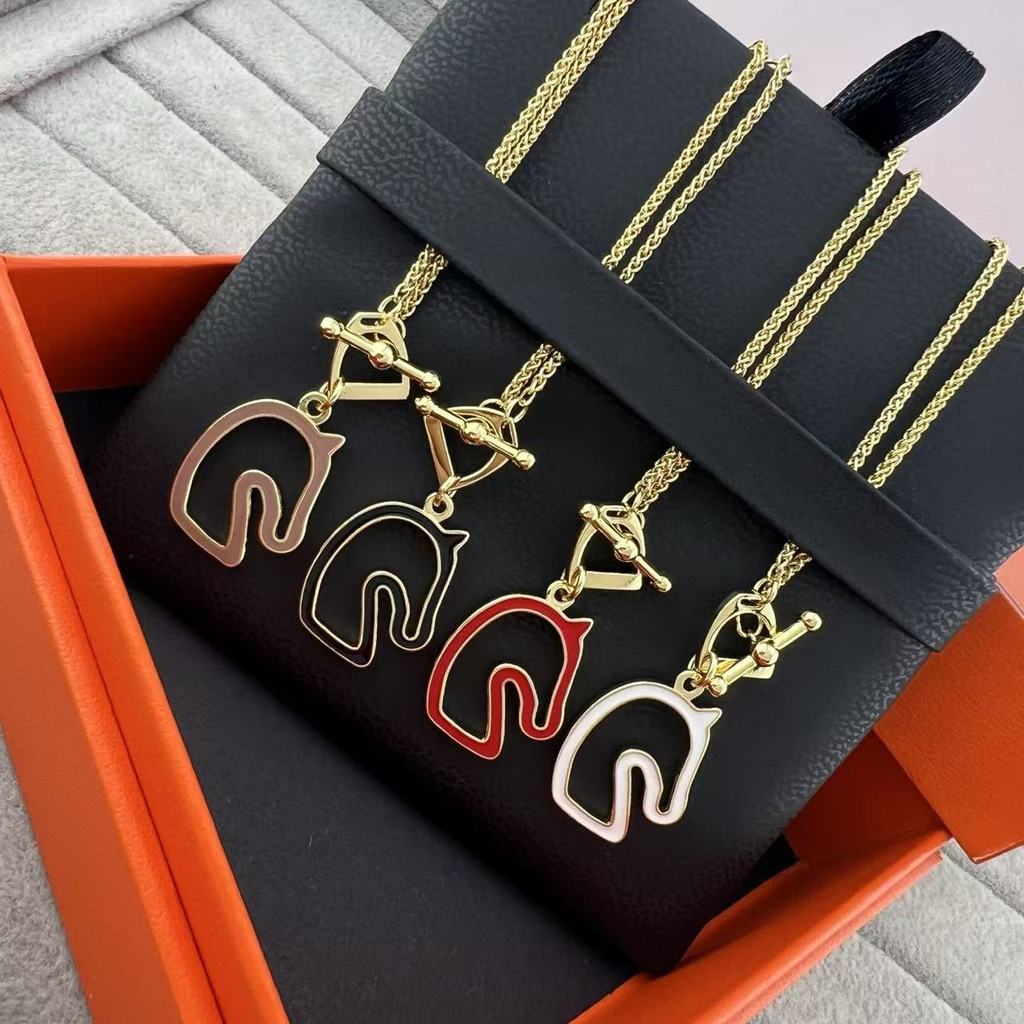 7FME New Year of the Horse Zodiac Necklace with Horse Head Design, Enamel, Fashionable and Trendy, H