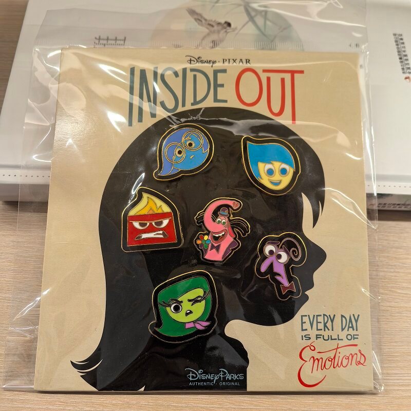 Huy hiệu Disney pin Disney Disney Mind Agent Team Inside Out Trâm cài