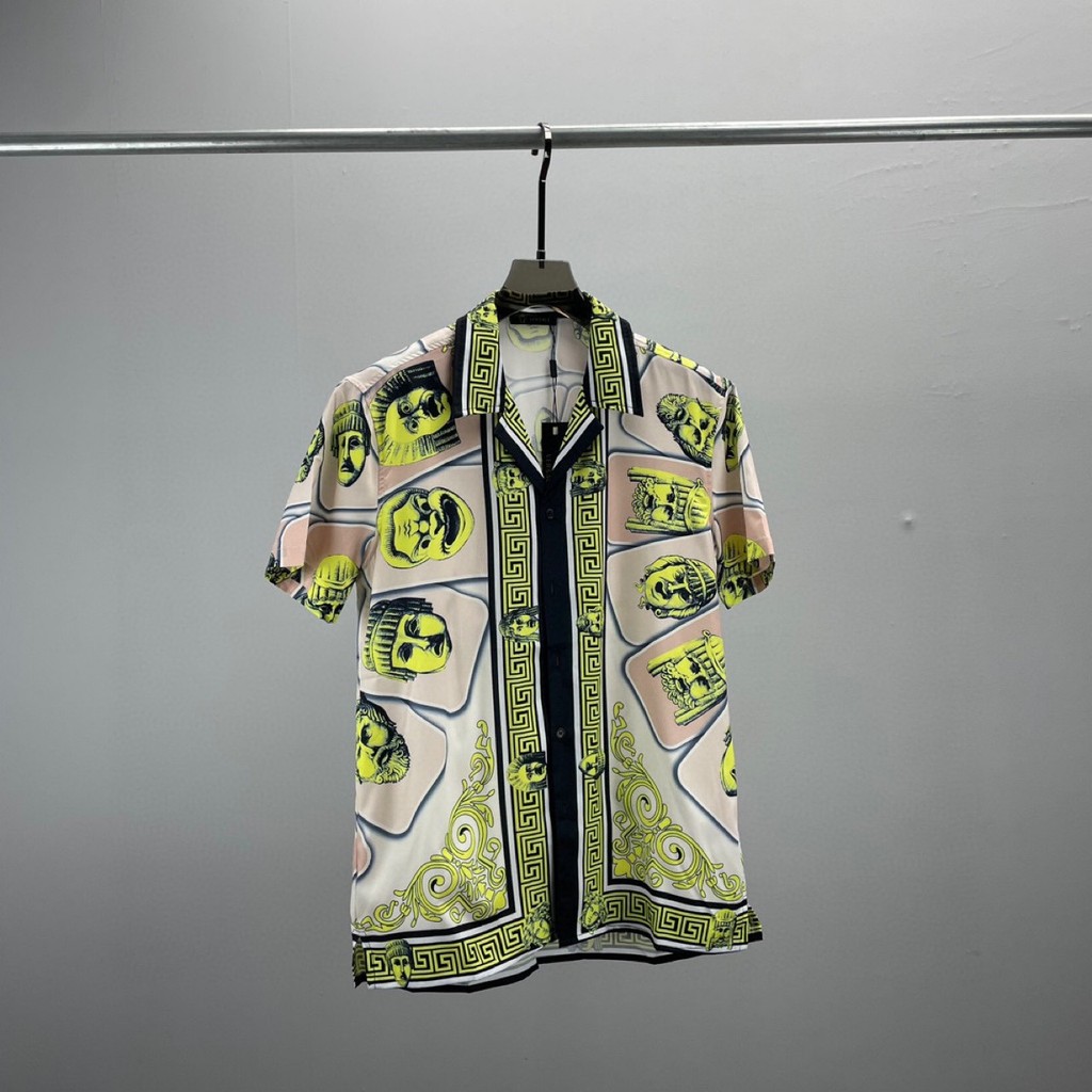 Versac* Short-sleeved shirt with suit-style lapel and all-over letter print pattern, unisex top