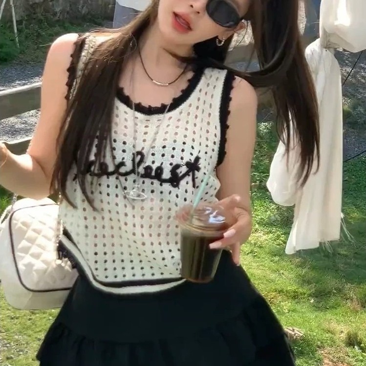 Hot Girl Phong Cách Rỗng Dệt Kim Sling Nữ Phong Cách Mùa Hè Màu Sắc Tương Phản Chữ Áo Vest Ngoài Mặc
