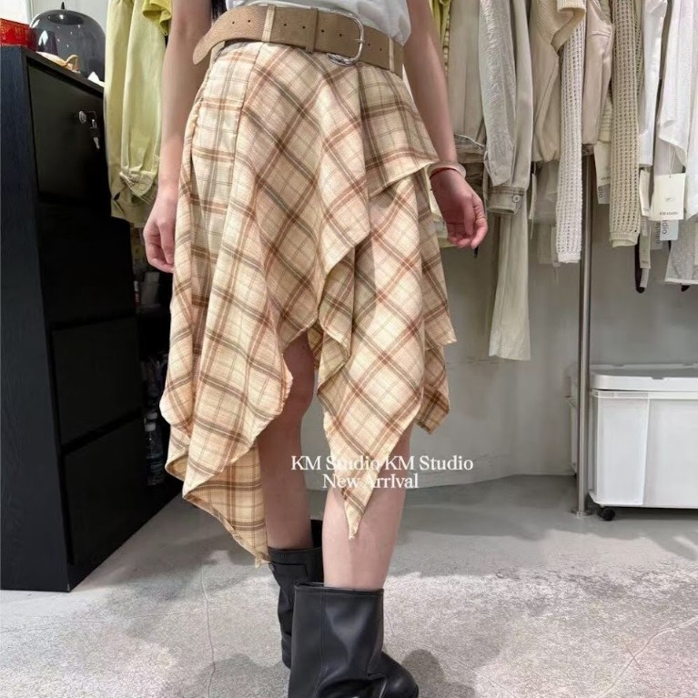 Chân váy vải vạt chéo KM studio + belt da