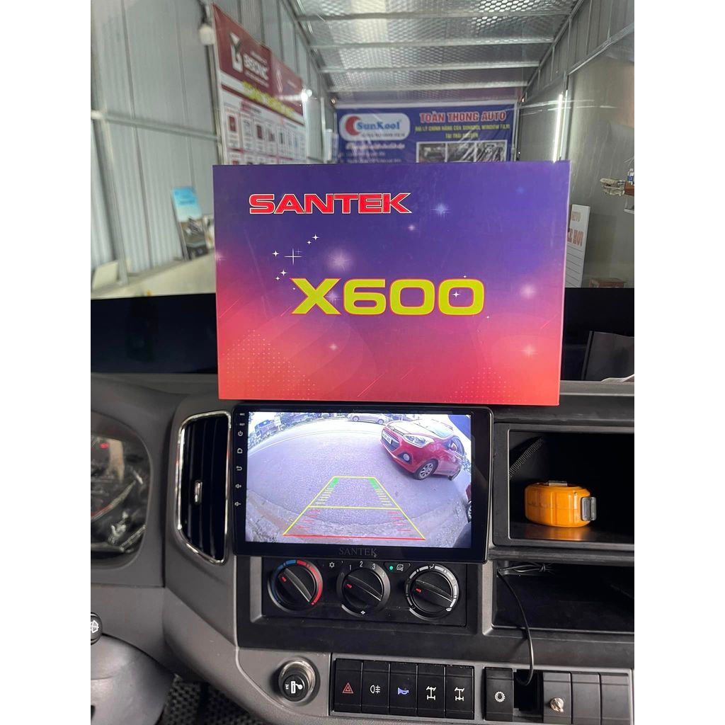Màn hình Android ô tô Santek X600