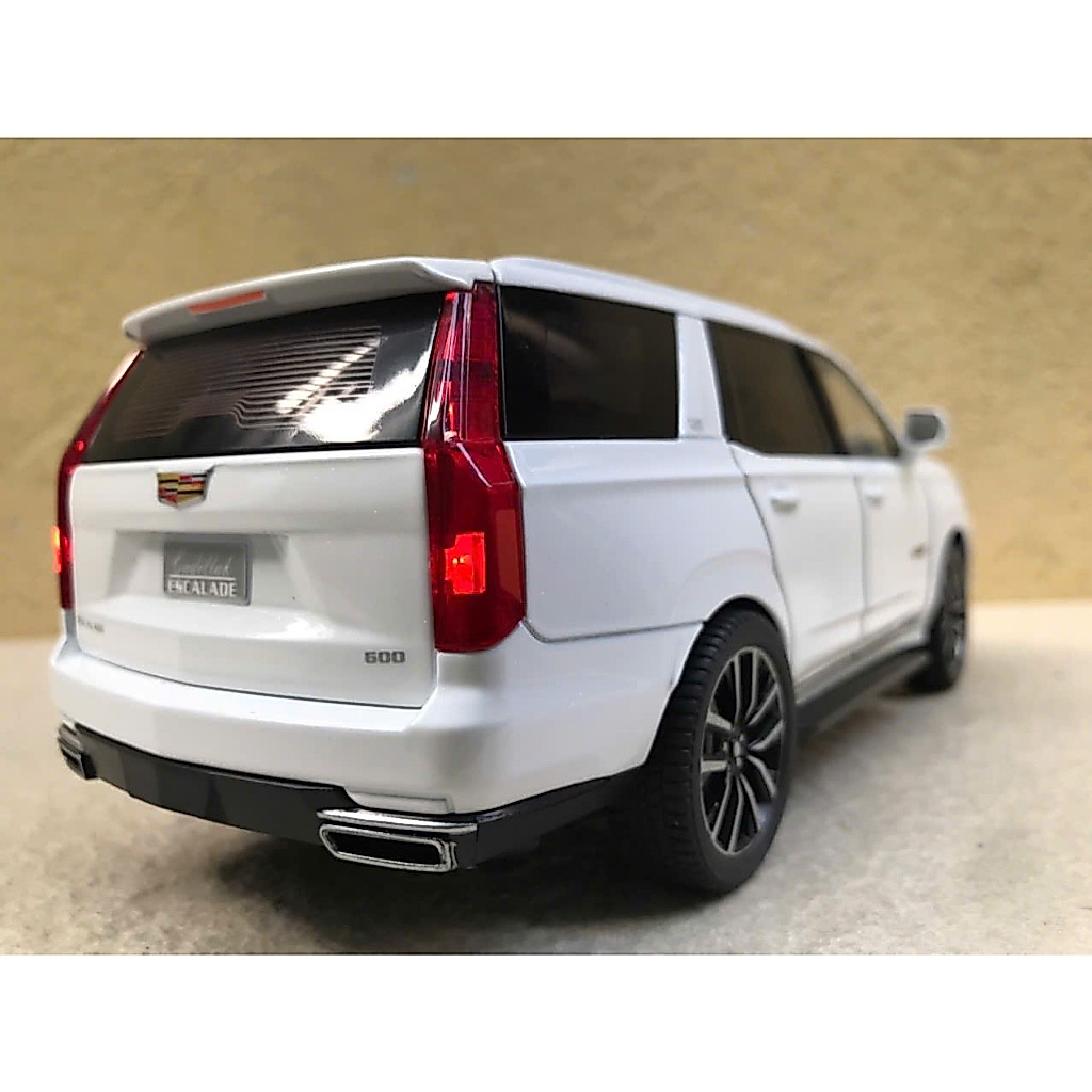 Mô hình xe ô tô Cadillac Escalade 1:24