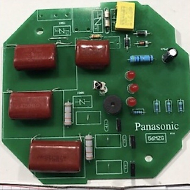 Bo   quạt    trần    Panasonic     4    cánh