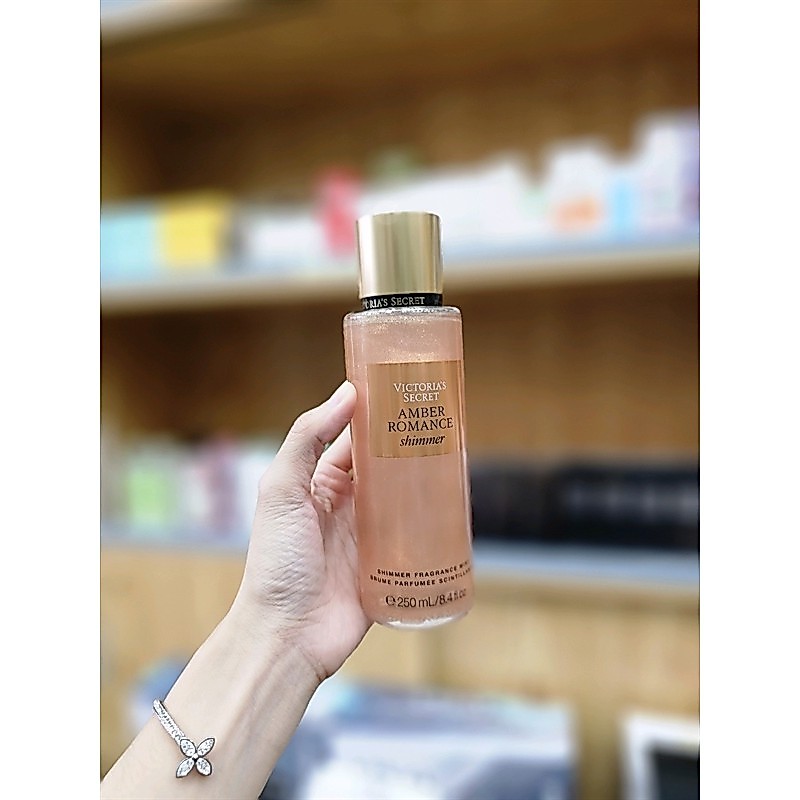 Xịt body mist Amber Romance Shimmer 250ml
