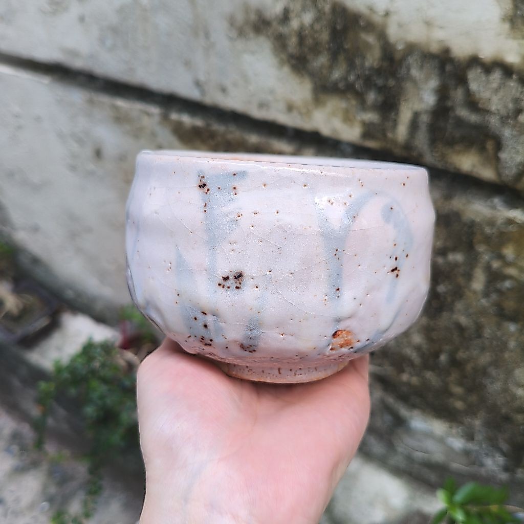 Bát chawan shino oni và cw hagi nở hoa hồng gốm Nhật