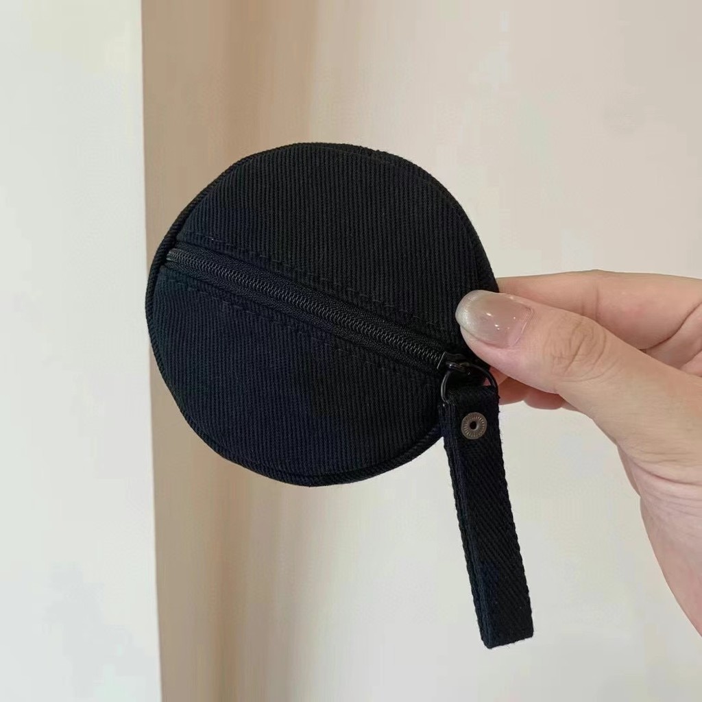 MZC2 The wallet is compact and cute, can be carried by hand, and can be used as a pendant. It's a cl