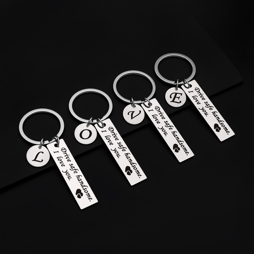 St.kunkka Thép không gỉ 26 Bảng Chữ Cái Móc Khóa Lái Xe An Toàn Đẹp Trai Tôi Yêu Bạn Regalo Para Sa 
