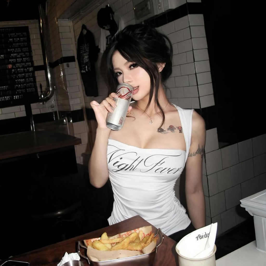  Áo Sát Nách Nhún Eo Vai Nhỏ PINKSTORE29 In Chữ Night Fever A52066 