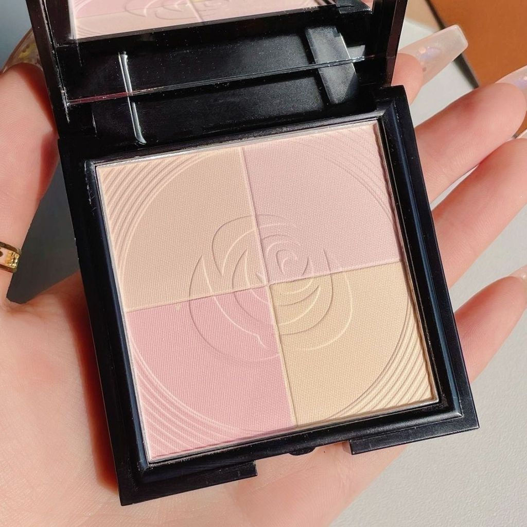TQ~New four-compartment compact powder, long-lasting makeup setting loose powder, celebrity-approved