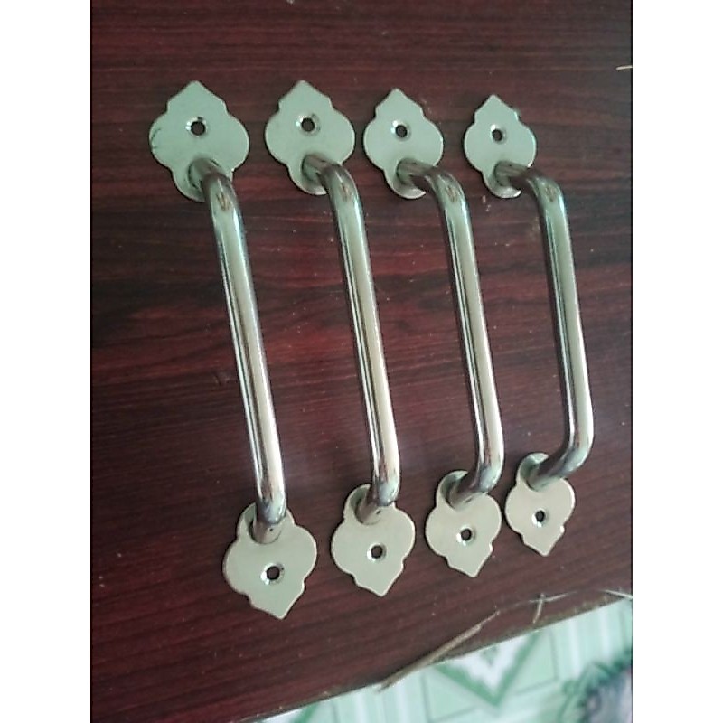 tay nắm cửa inox.