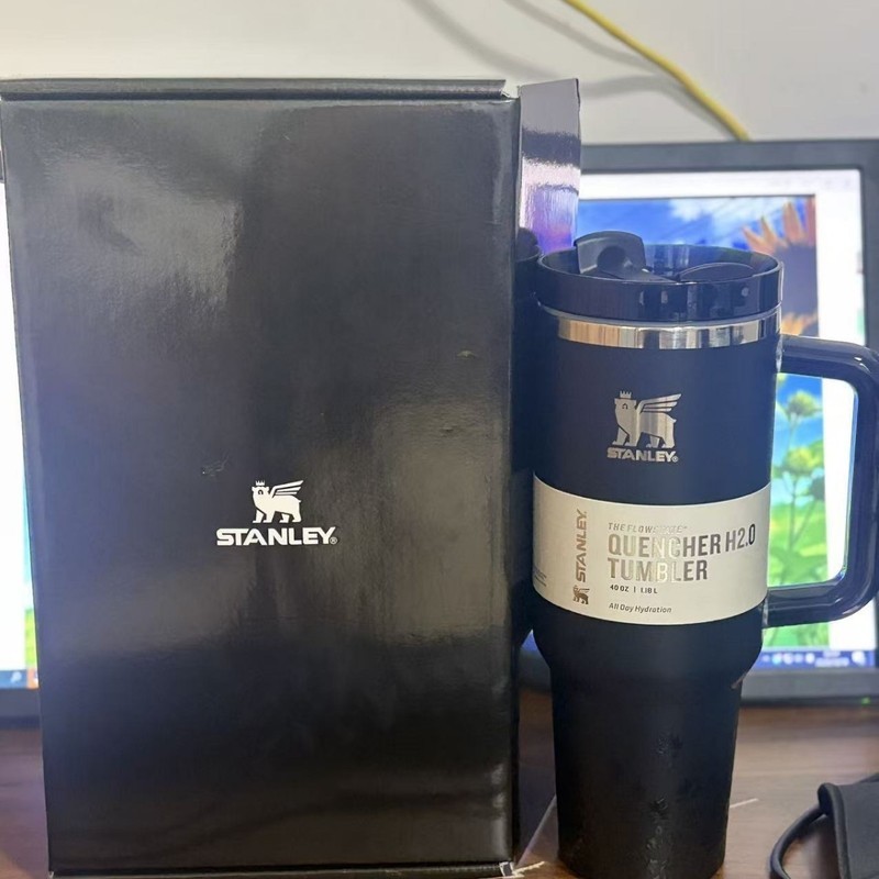 Phong cách mới Stanley Joint jennie jennie Xe hơi bằng thép không gỉ Dung tích lớn Cốc giữ nhiệt có 