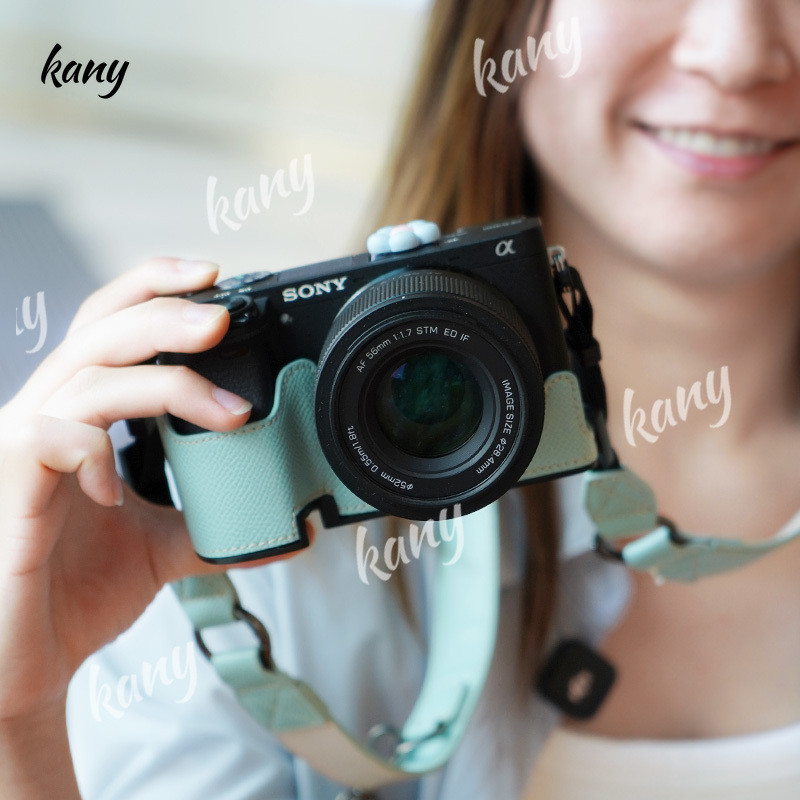 Túi Da Máy Ảnh Dành Cho Sony A6000 A6100 A6300 A6400 Protrector PU Bao Pin Nút Mở 1 / 4 Scew