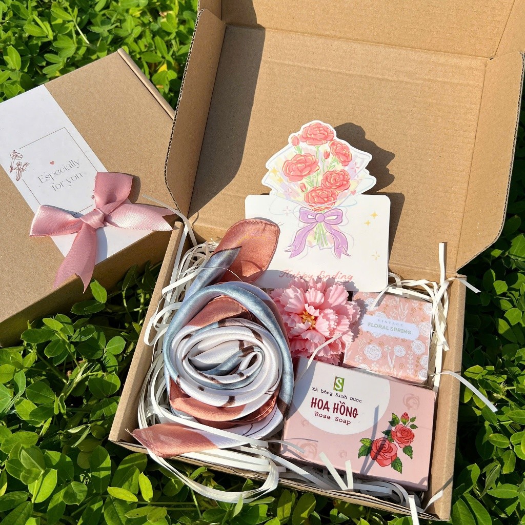 Quà Tặng Khăn Lụa Cao Cấp Cho Nữ Món Quà Ý Nghĩa Tặng Mẹ Tặng Cô Giáo Tặng Người Yêu 20/10 8/3-Lá Tre Shop