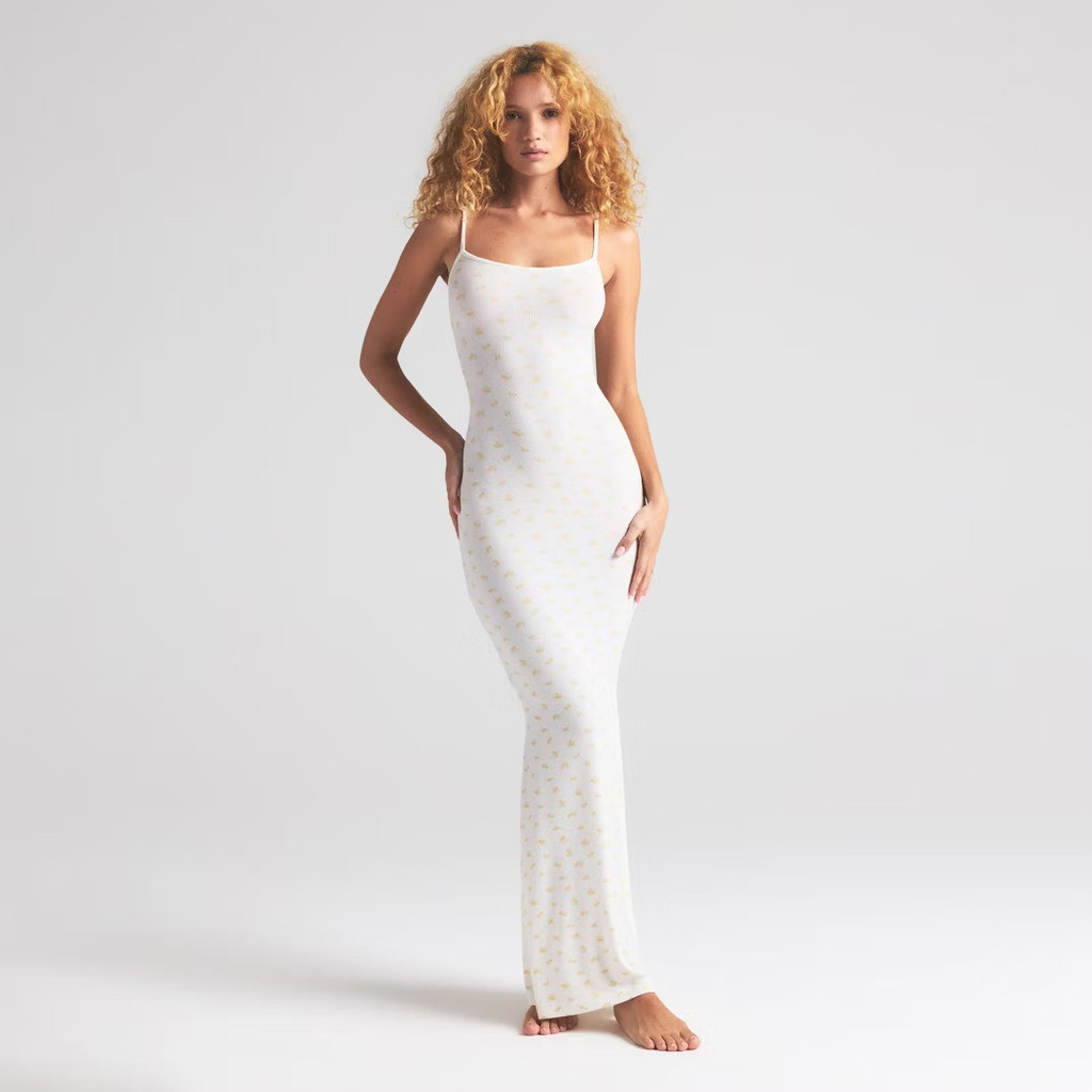 skims Shapewear Kardashian-style dress, sexy bodycon dress, slimming slip dress