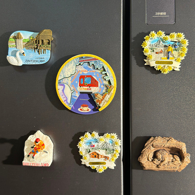 [Sẵn sàng] Swiss Girl Peak Travel Tháp nước hình bát giác Lucian Lion Nhãn dán tủ lạnh 3d Sáng tạo b