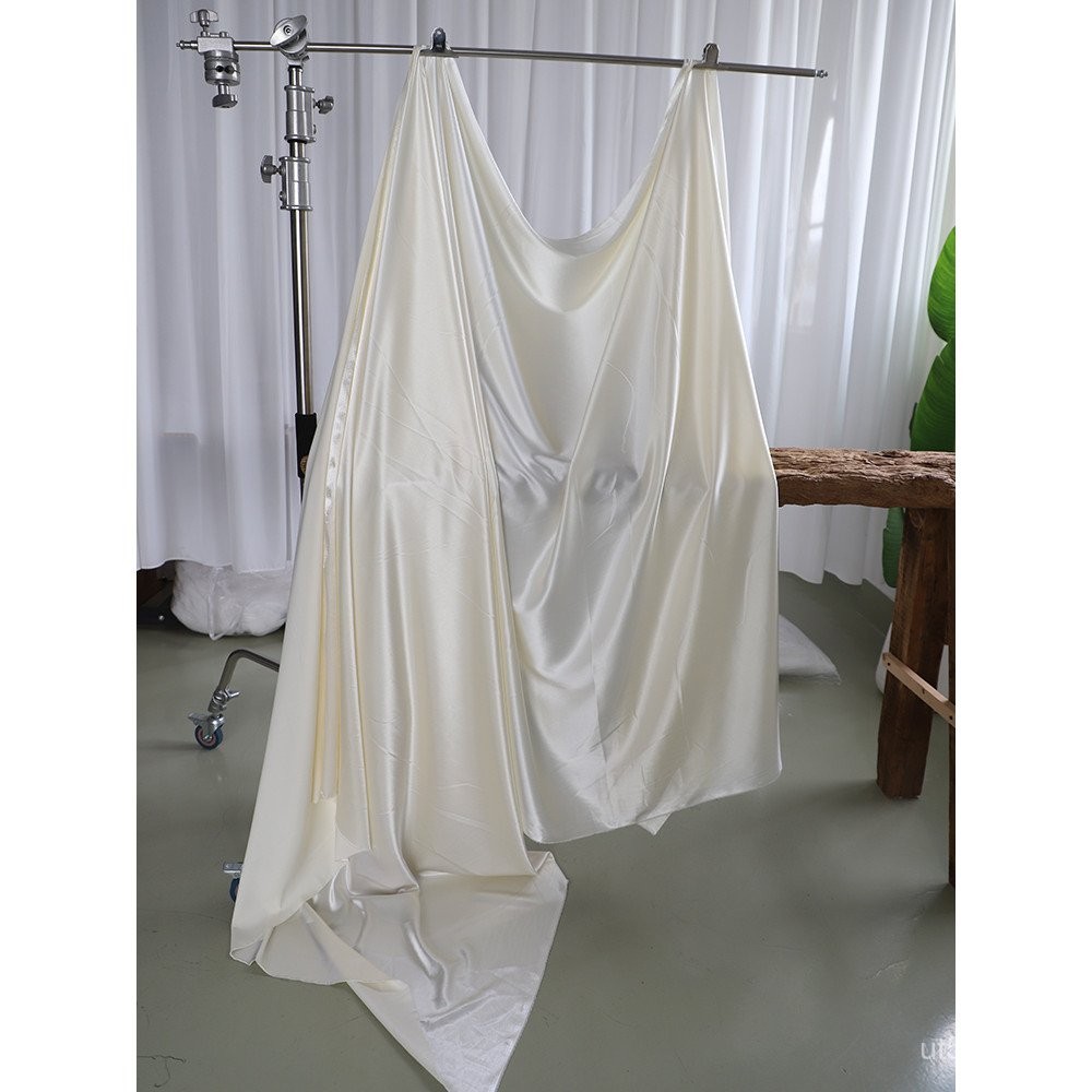 Vải satin lụa nền champagne màu be bóng đẹp, phù hợp cho ngày lễ và cưới hỏi - H3Y2