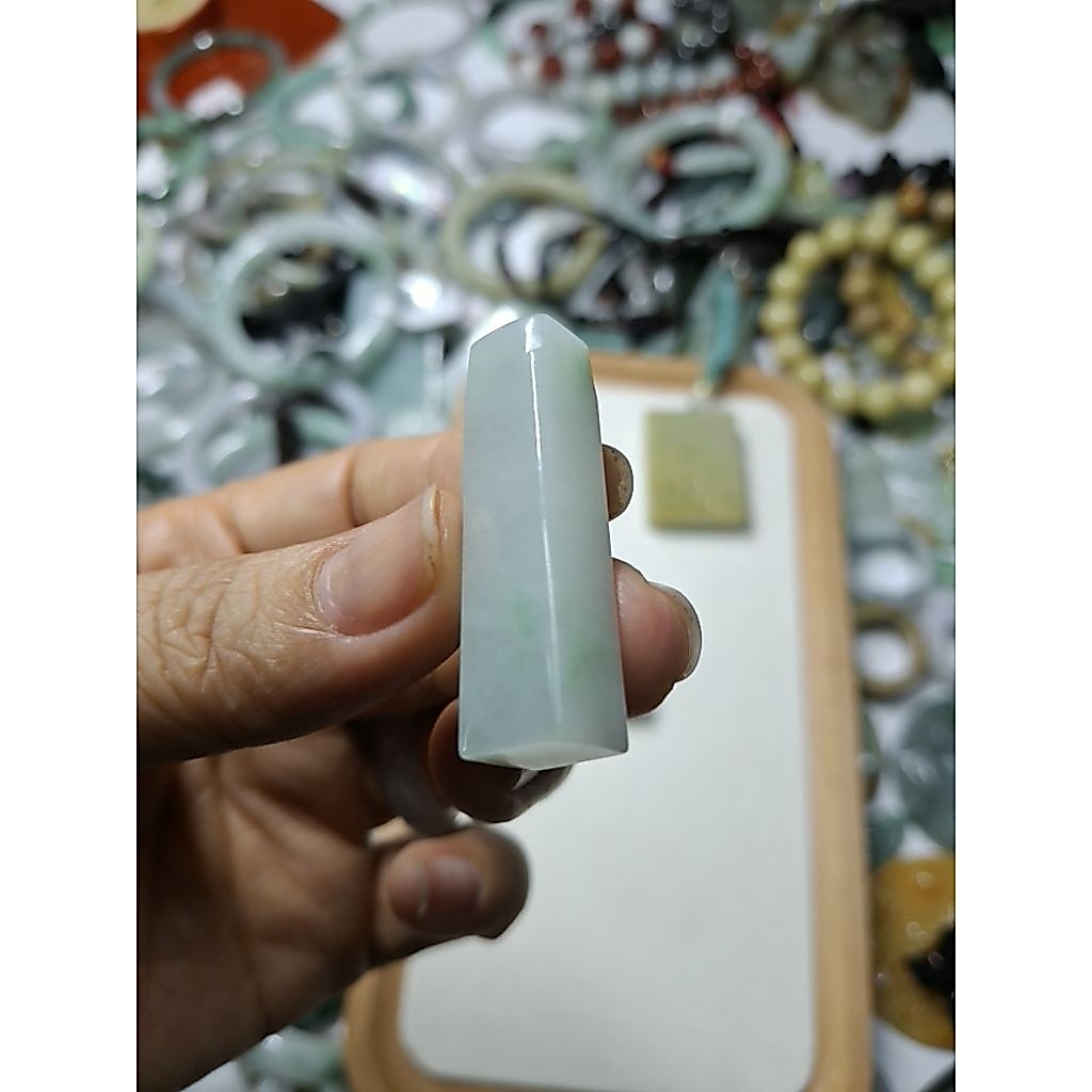 TRỤ NGỌC PHỈ THÚY MYANMAR TYPE A, MẶT NGỌC