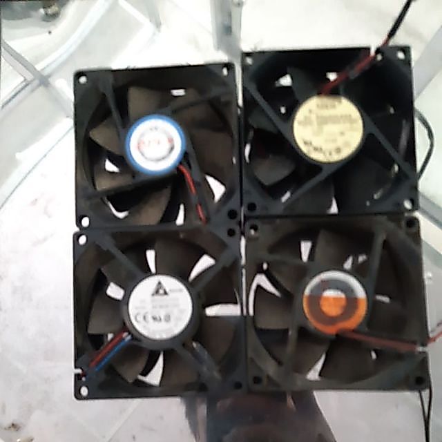 Quạt DC 12V 8cm-9cm  0.1A- 0.5A ( Hàng rã nguồn máy tính )
