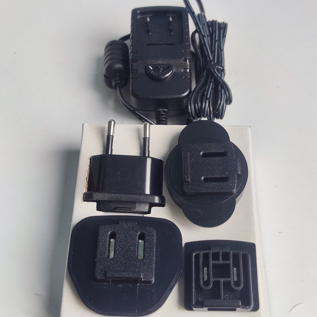 Bộ đổi nguồn bốn trong một Ktec chính hãng Ktec Ktec Pin có thể tháo rời phích cắm có thể hoán đổi c
