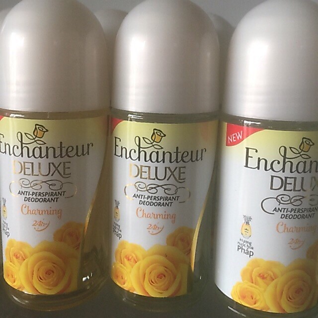 Lăn khử mùi Enchanter hương nước hoa dạng nước Charming 50ml