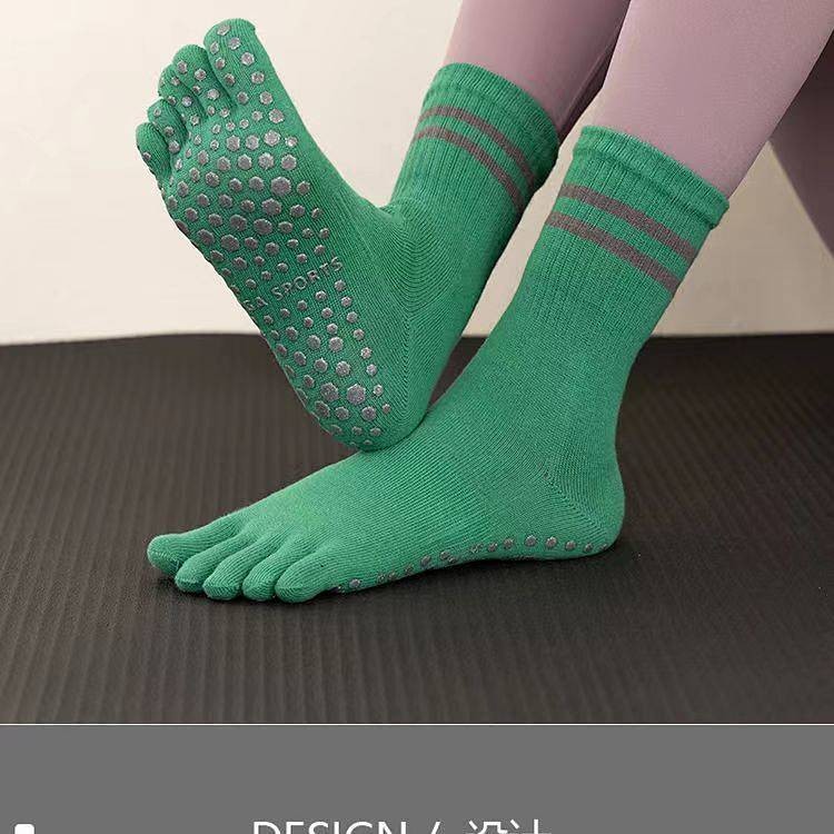 Toe Socks Professional Non-Slip Yoga Socks Warm and Cute Contrast Color Deodorant Mid-Calf Pilates B