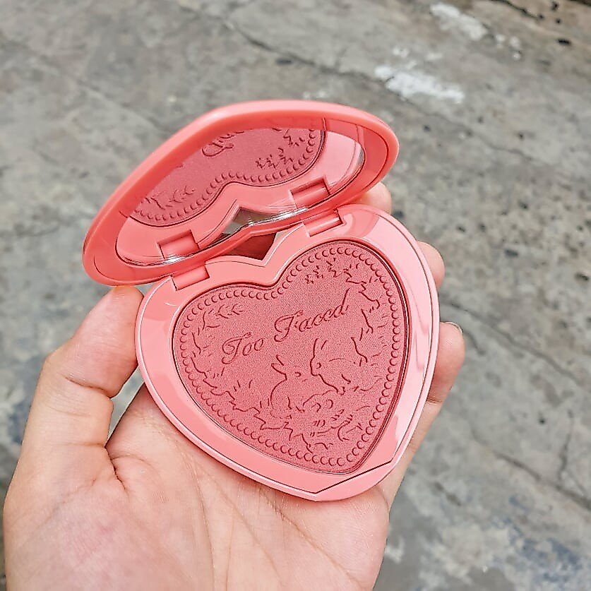 Phấn má Too Faced Love Flush