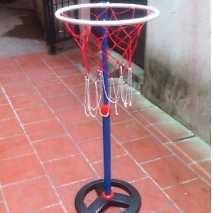 cột ném bóng rổ