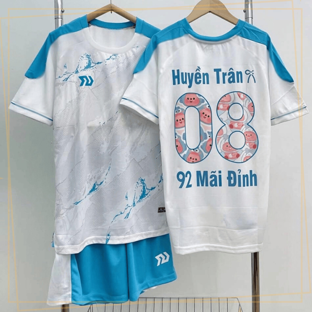 Bộ Quần Áo Bóng Đá Bullbal Trắng Xanh Nam Nữ Sz 23-95kg Chất Thun Mè Mềm Mịn Nhận In Tên Số Lên Áo