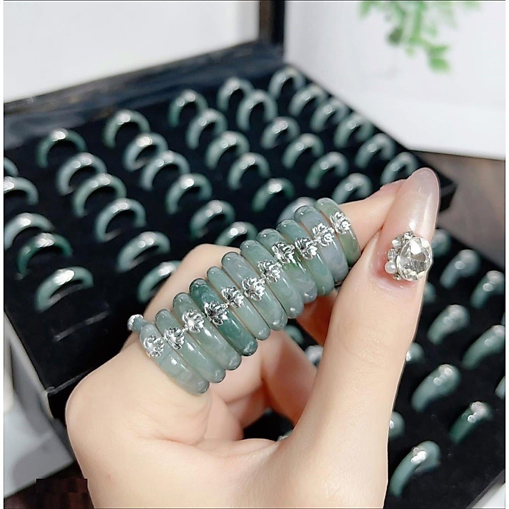 Nhẫn lam ngọc bọc sen bạc ta cho nữ