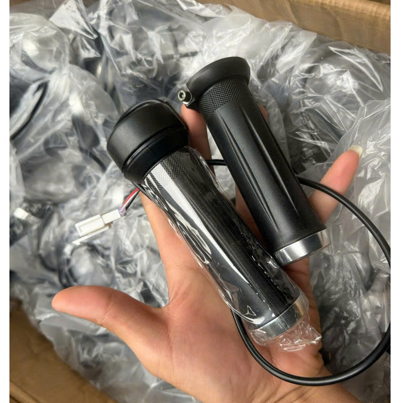 [1 đôi ] Tay ga điện Yadea X5 Neo chính hãng